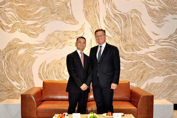 1526259389259567.jpg 03.jpg